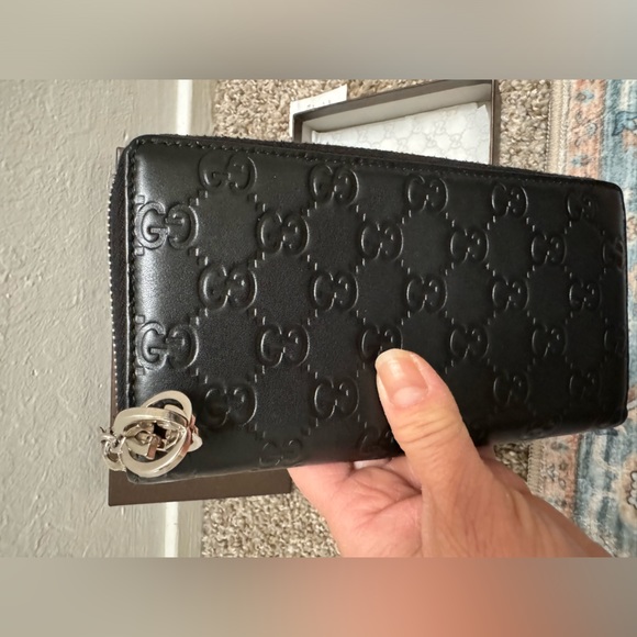 Authentic Gucci Guccisima Hobo Bag Black Leather with Silver and Gold hardware - Picture 7 of 8